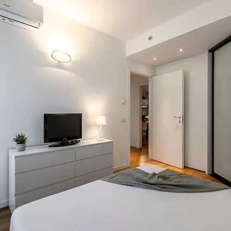 Stayeasy Gargano - Stylish With Private Yard Apartment